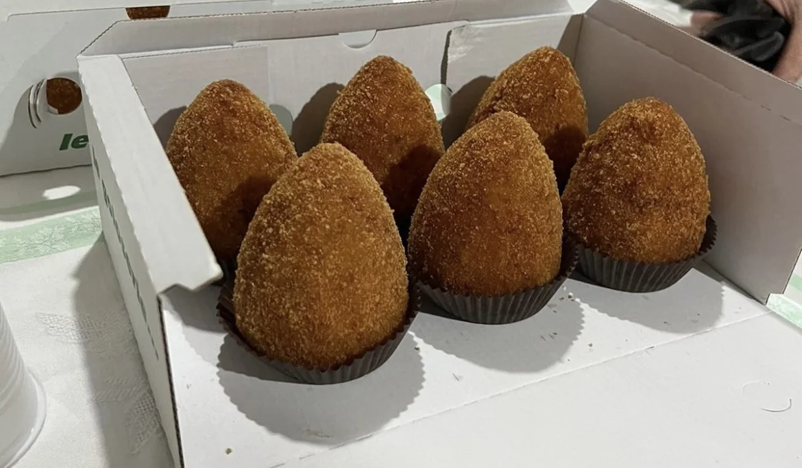 Tris di arancini classico, sugo e pistacchio